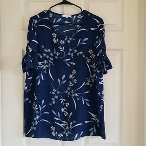 Blue floral print top/blouse